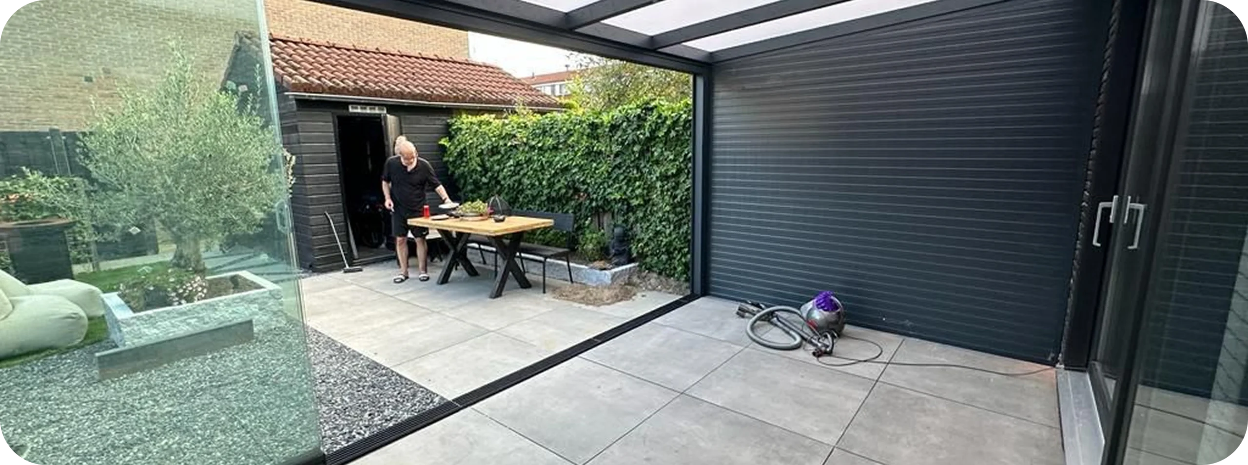 Aluminium veranda met polycarbonaat dak aan achtergevel